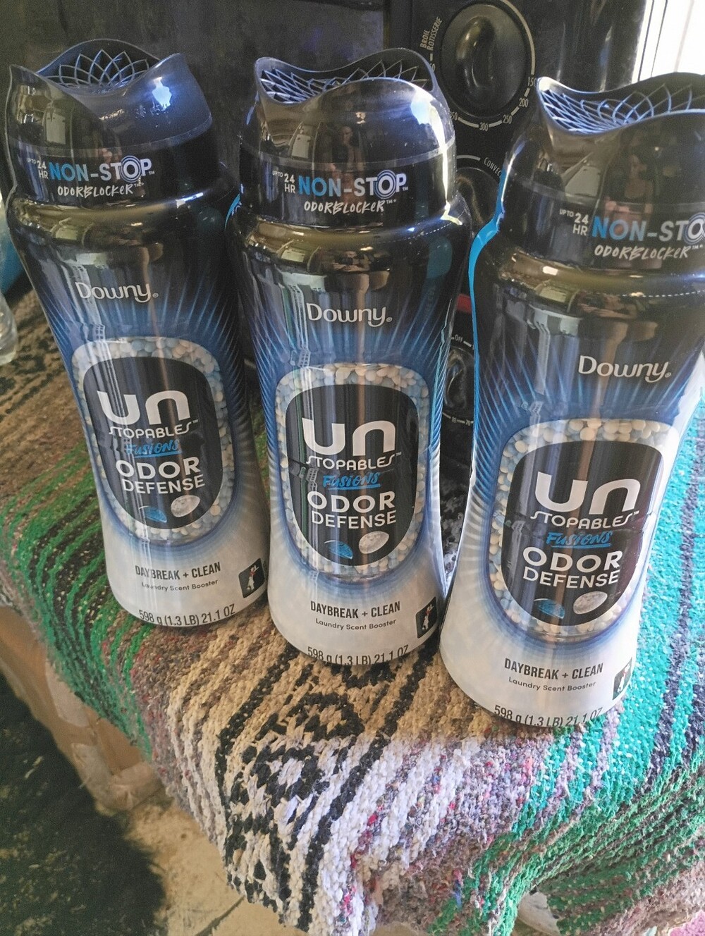 Unstopables Odor Defense Laundry Scent Booster - Daybreak Clean (Blue)